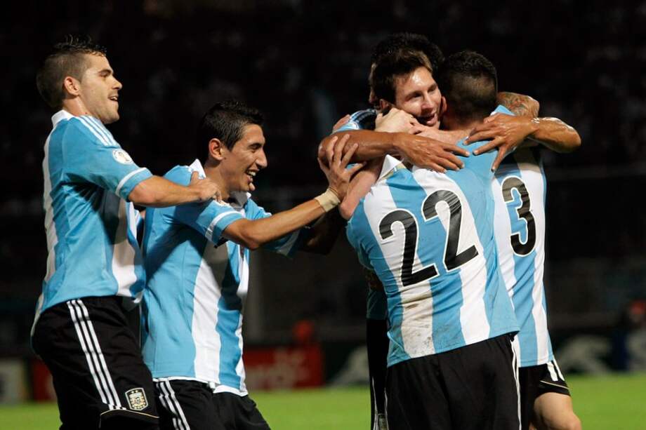 De la mano de Lionel Messi Argentina le ganó con facilidad a Paraguay. /AFP