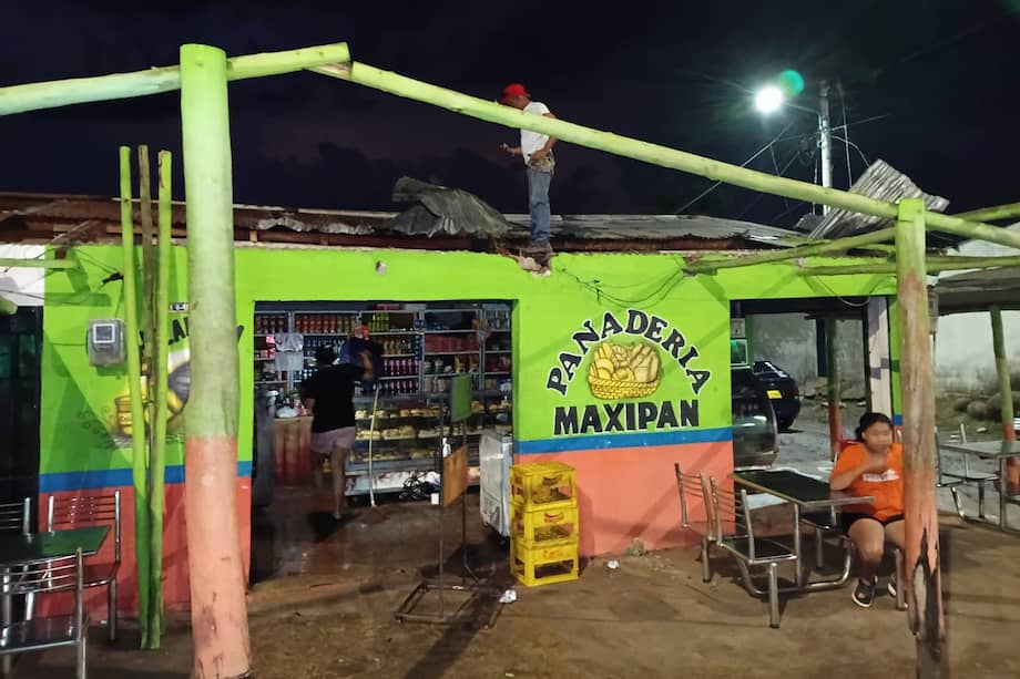 El vendaval arrancó techos y dejó familias sin dónde dormir.