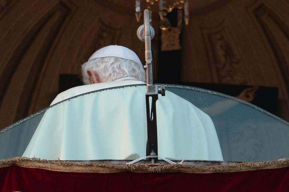 El papa Benedicto XVI dejó el Vaticano a las 11:07 de la mañana. Llegó a Castel Gandolfo a las 11:26. / AFP