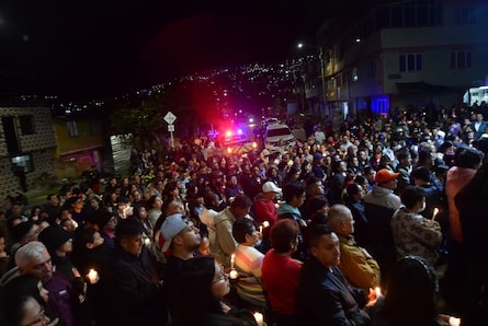 En imágenes: así fue la emotiva velatón por los niños arrollados en San Cristóbal