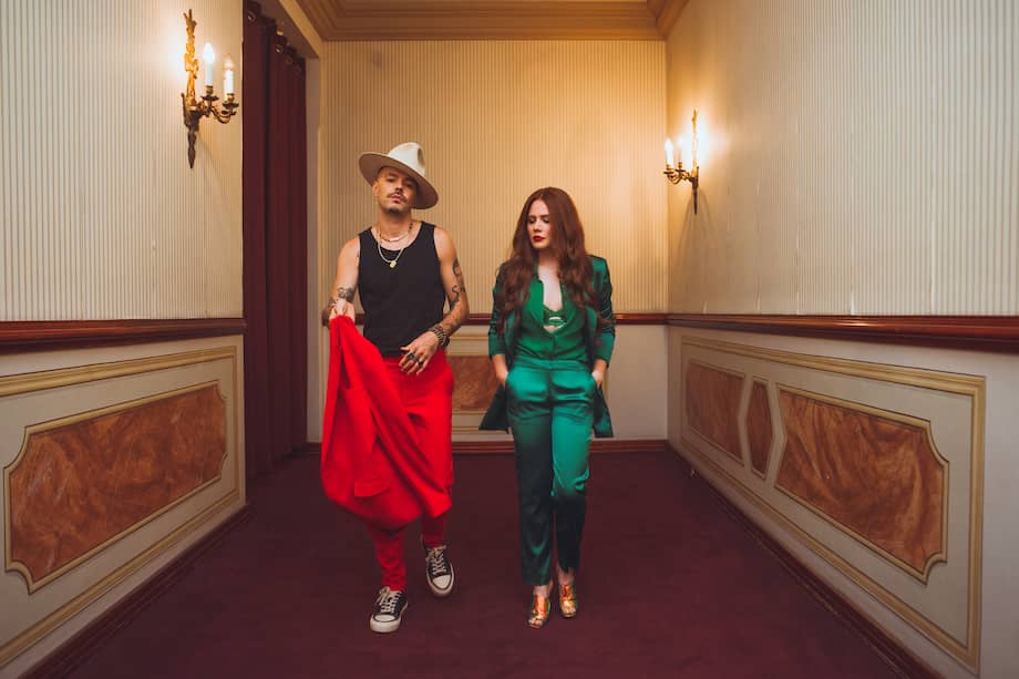 El dúo de hermanos Jesse & Joy ha grabado seis discos de estudio, dos en vivo y un EP.