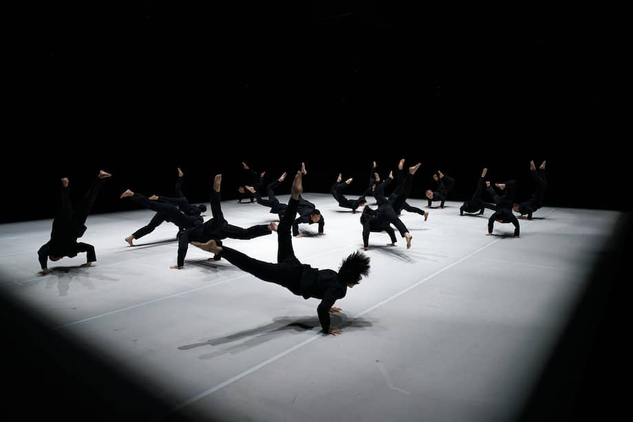 Una de las obras destacadas de esta edición del Festival Internacional de Artes Vivas (FIAV 2026) es "Numerical series", a cargo de la compañía de danza china TAO Dance Theatre.