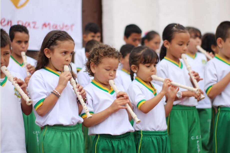 El proceso de formación de los niños termina cada año con un concierto en el que exponen su avance musical.