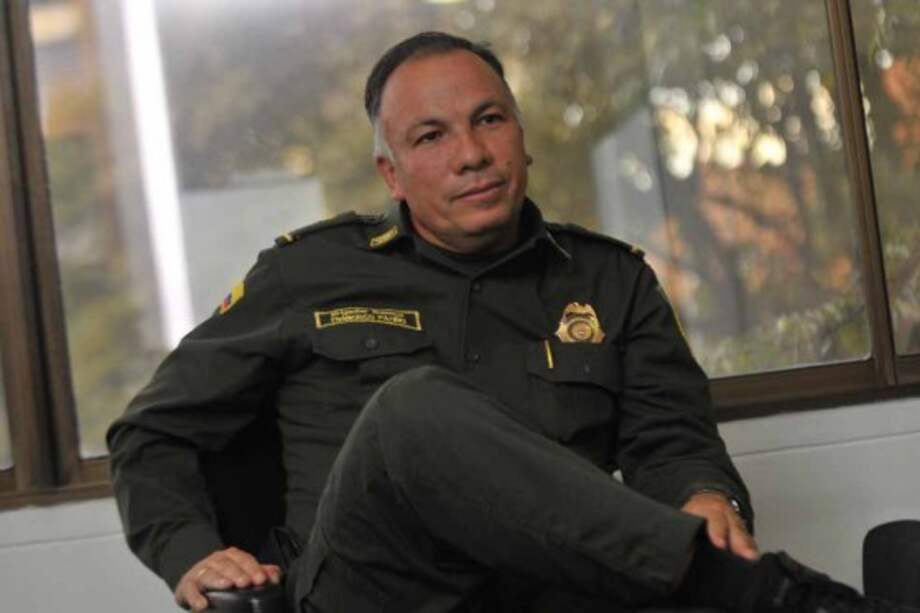 Senado dividido por ascenso del general Patiño