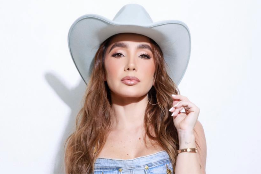 La cantante, quien se estrenó como mamá, publicó imágenes de su abdomen tras nueve días del parto.