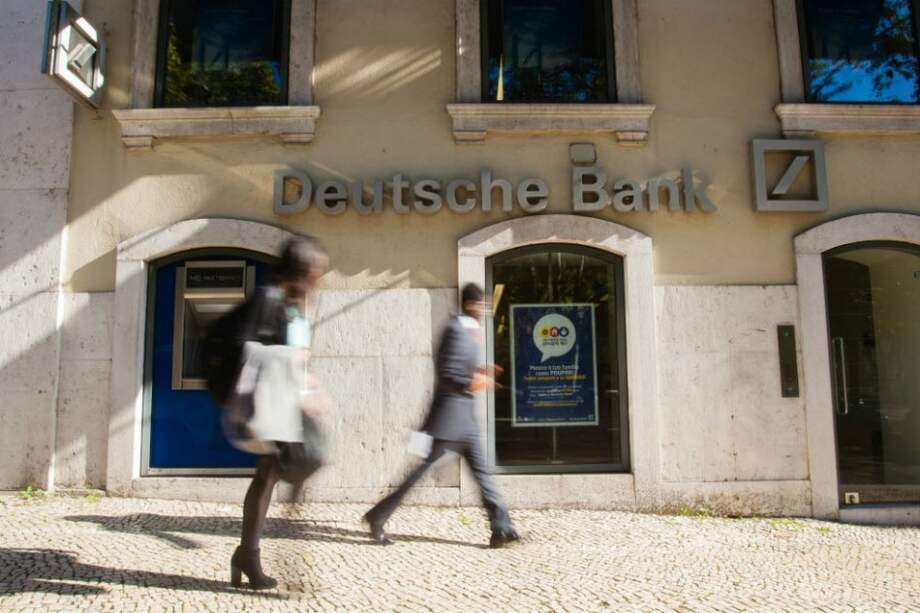 Fue acusado de no haber indicado en sus informes el impacto negativo que habría generado un portafolio de alto riesgo. / Bloomberg News