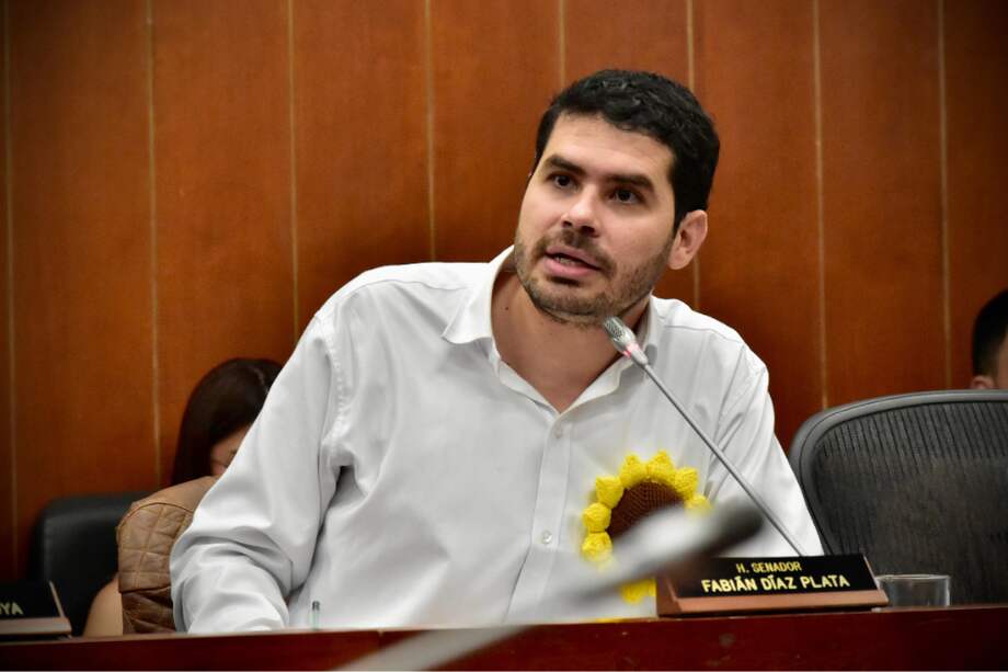 El senador Fabián Díaz (Alianza Verde) había presentado una ponencia alternativa.