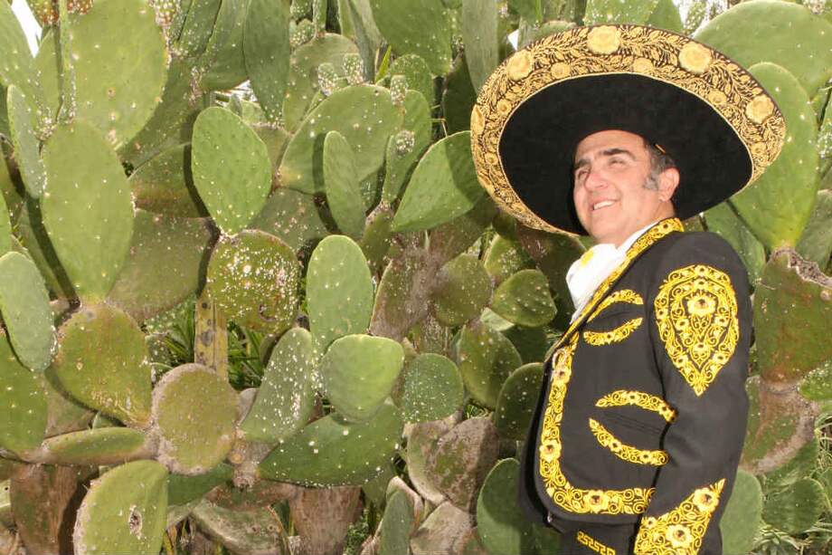 Yo no cargo mi apellido:Vicente Fernández Jr.