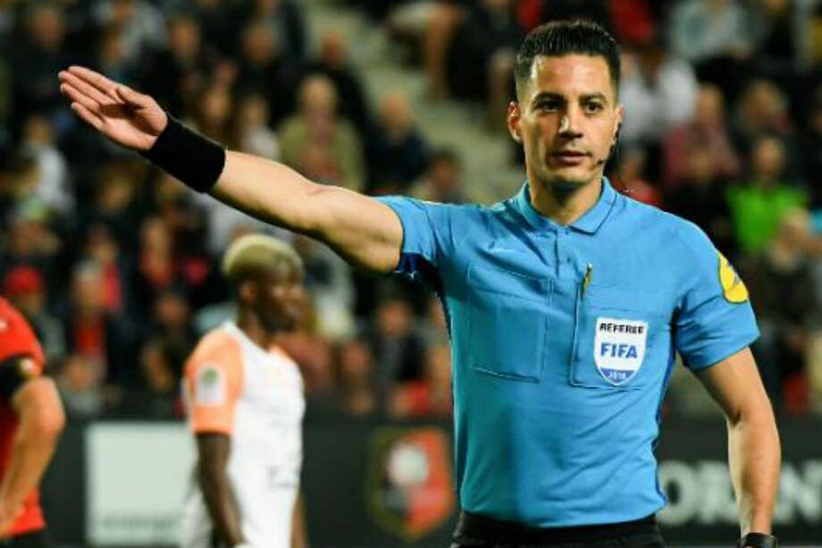 Los árbitros se niegan a pitar en el fútbol venezolano. / AFP