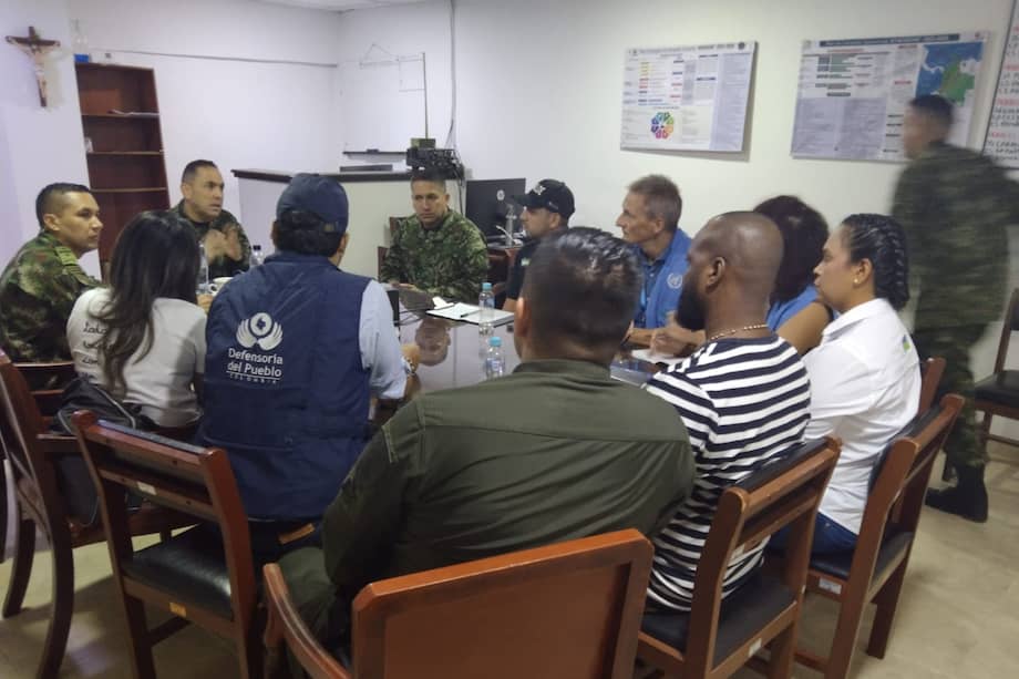 La Gobernación del Meta, las Fuerzas Militares, la Defensoría y otras autoridades realizan este 20 de abril un consejo de seguridad tras la retención de más de 30 uniformados en Vista Hermosa.