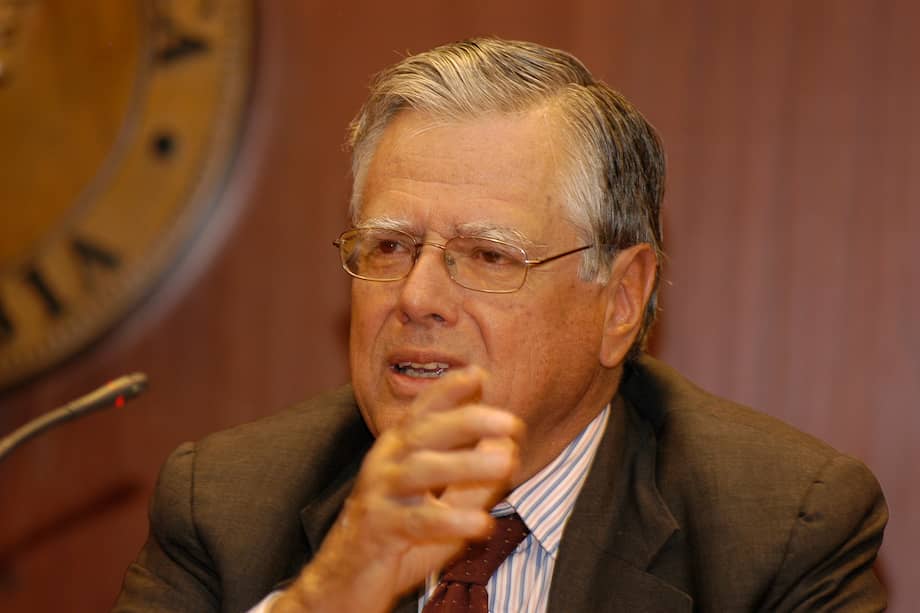 Miguel Urrutia Montoya fue el primer gerente del Banco de la República en su etapa como entidad independiente.