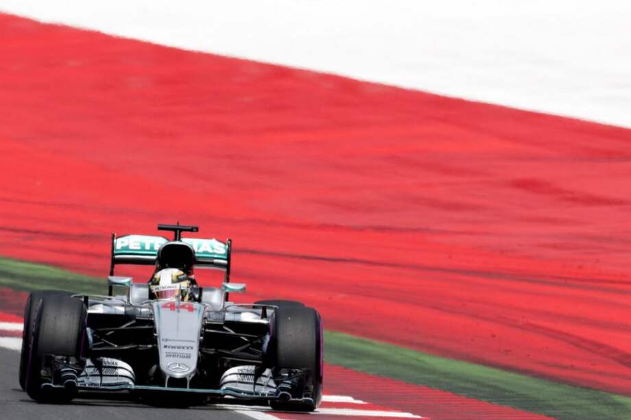 Hamilton ganó la pole en Austria. Foto: AFP