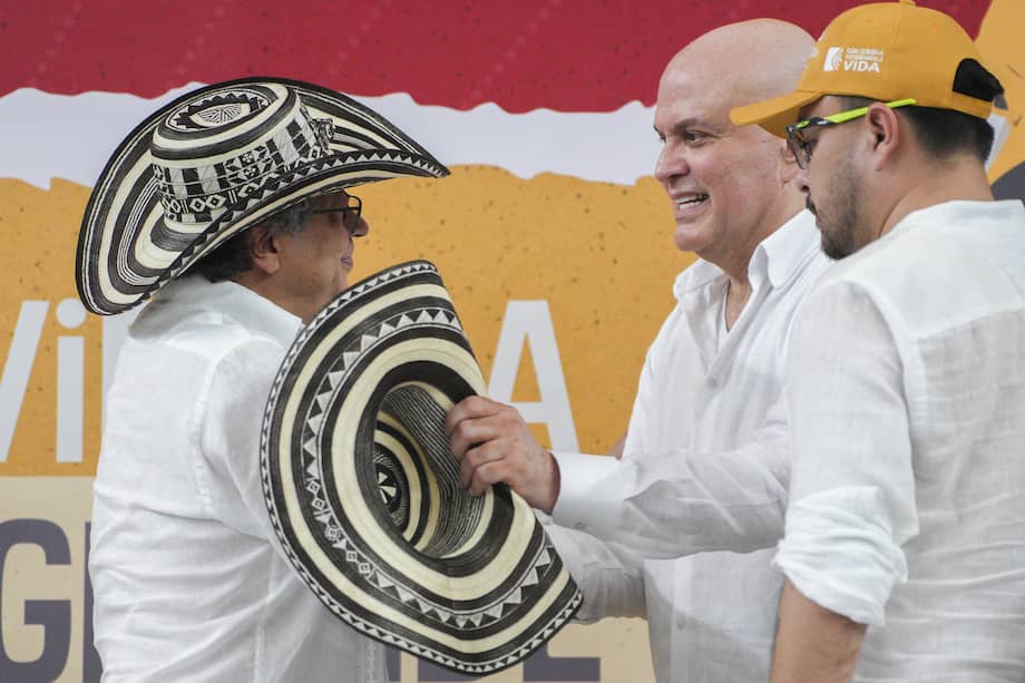 “Mancuso todavía tiene cuentas pendientes con la justicia colombiana que quedaron suspendidas a cambio de su rol de gestor”: Daniel Ruge.