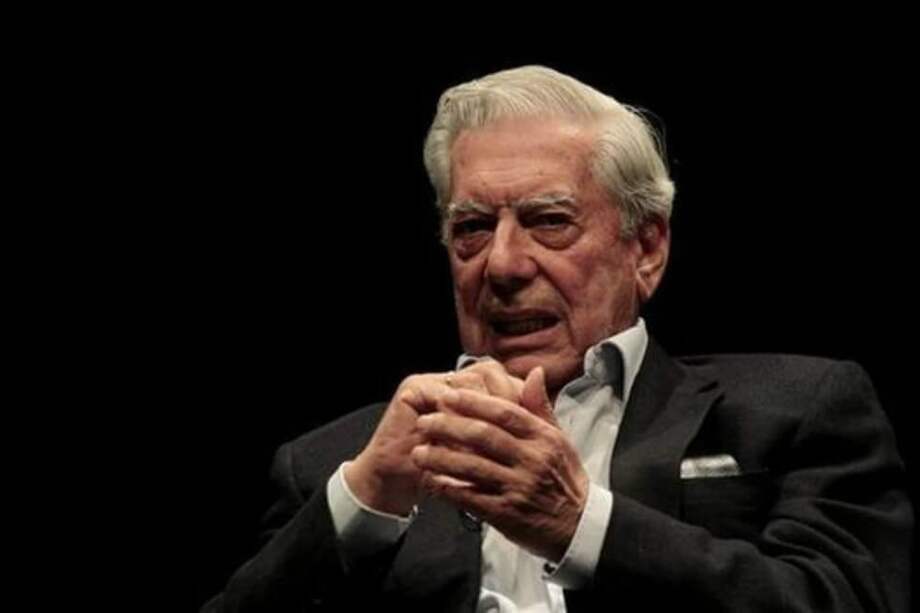 Vargas Llosa consideró que existe un problema no resuelto por ningún país del mundo que es que mientras se ha progresado de una forma extraordinaria "en el mundo de las pantallas", la educación se ha quedado desfasada frente a esos avances. / EFE