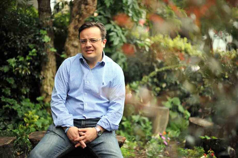 Con nostalgia y dolor, Morris recuerda los momentos difíciles por los que atravesaron él y su hermano al abogar por un pensamiento en contravía del poder. /Luis Ángel