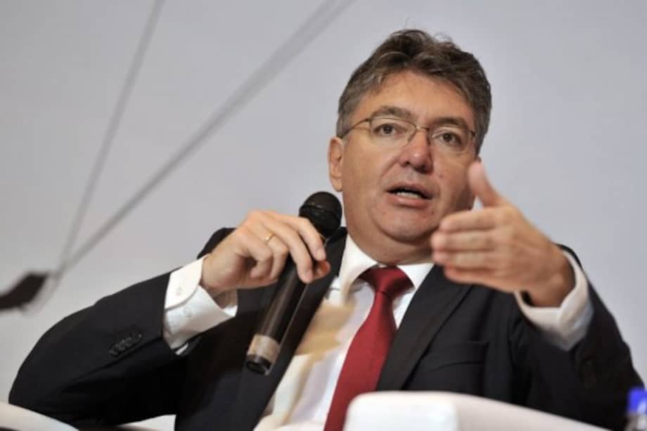 Gobierno espera que economía de 2013 crezca 4,5%