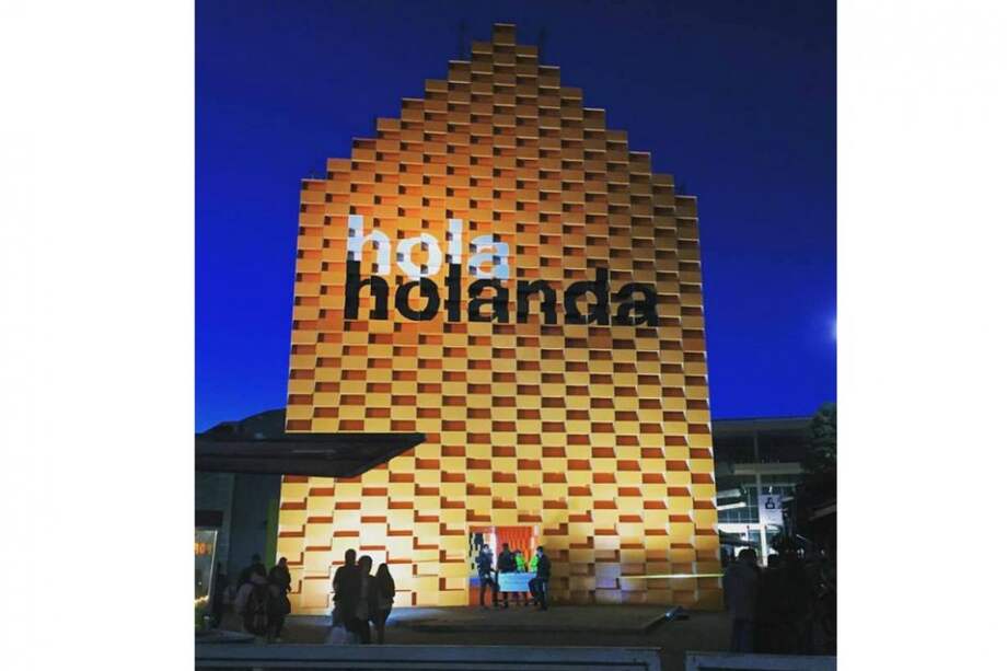 En la inauguración del pabellón de Holanda en la Feria del Libro. / Luisa Cossio