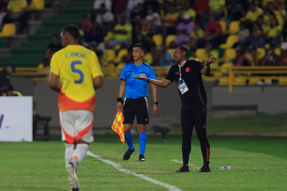 El seleccionador de Colombia, Freddy Hurtado, durante el Campeonato Sudamericano sub-17.