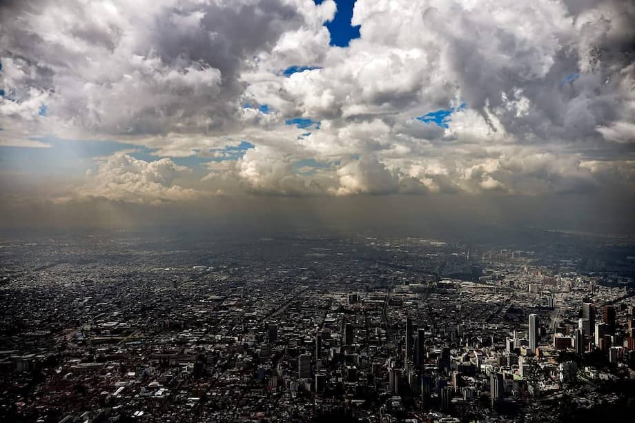 Imagen de referencia. Contaminación en Bogotá desde Monserrate.