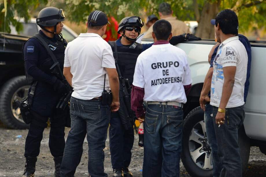 'Paras' mexicanos reciben "ayuda" de mineras antes extorsionadas por narcos