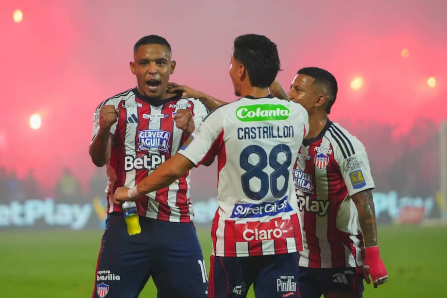 Con doblete de Luis Muriel, el conjunto barranquillero se impuso 3-0 en el Romelio Martínez y llegará con una amplia ventaja al partido definitivo en Medellín.