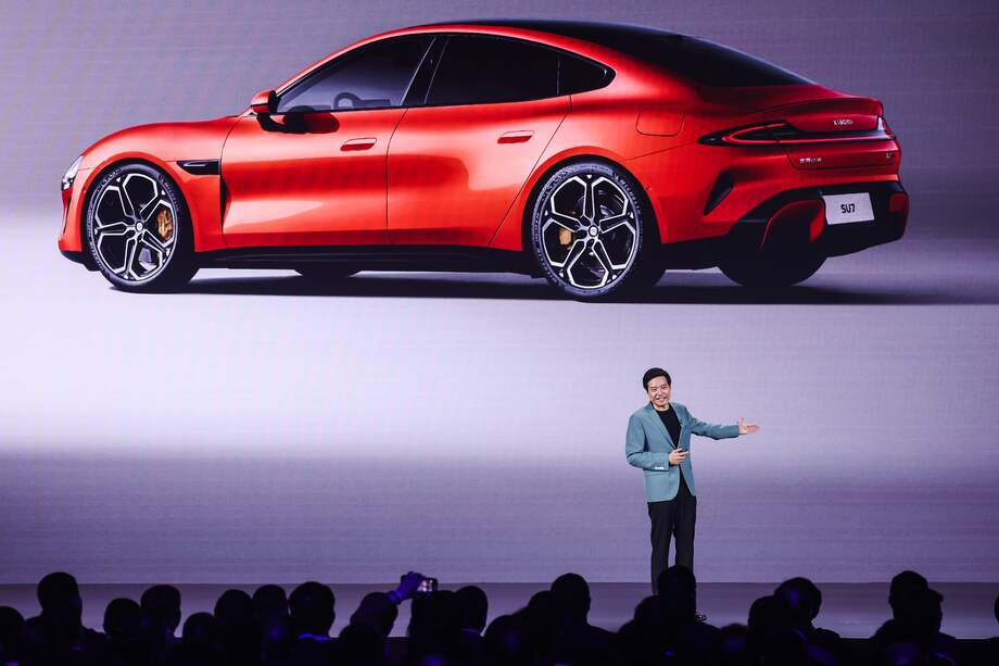 Lei Jun, fundador de la compañía, durante el lanzamiento oficial.