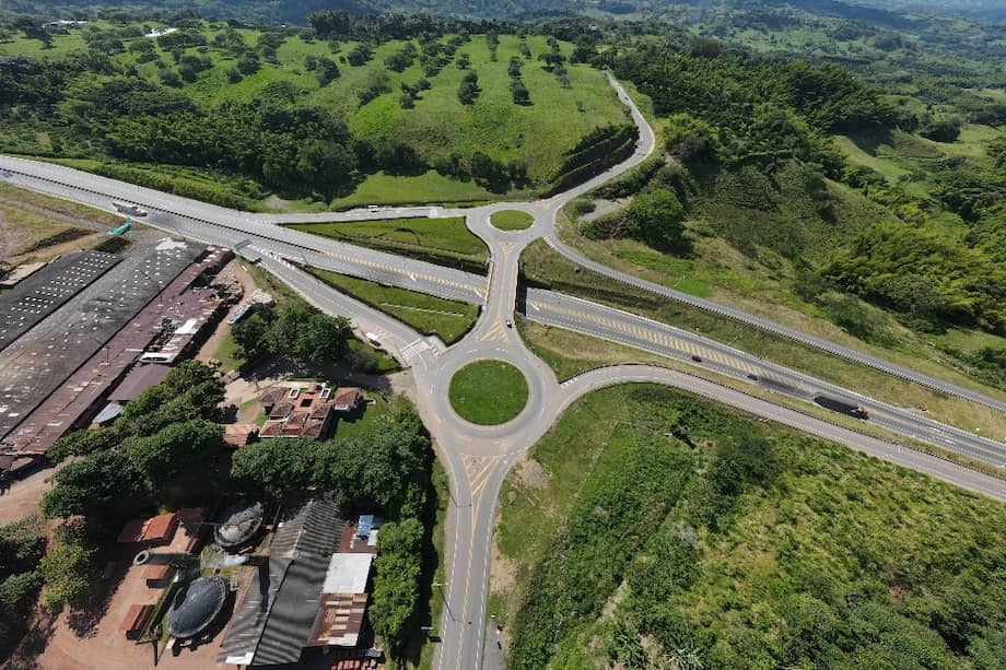 El Túnel de Tesalia, de 3,5 km de longitud, mejorará la movilidad para el transporte de usuarios y de carga entre Caldas, Risaralda y Antioquia.