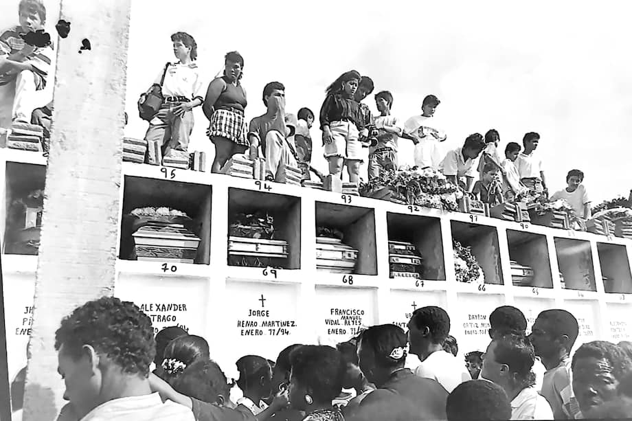 Entierro colectivo de las víctimas de La Chinita.