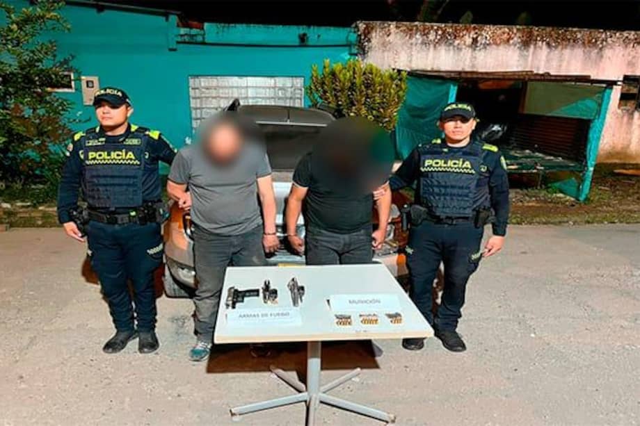 Un intento de hurto en zona rural de Yacopí derivó en un cruce de disparos con la Policía y terminó con dos hombres capturados y armas incautadas.