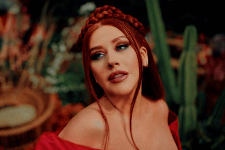 Christina Aguilera en el video de su canción "La reina".