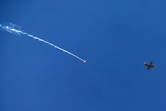 Tres muertos en nuevos bombardeos en Beirut: Israel dice que respondió a ataques de Hezbolá