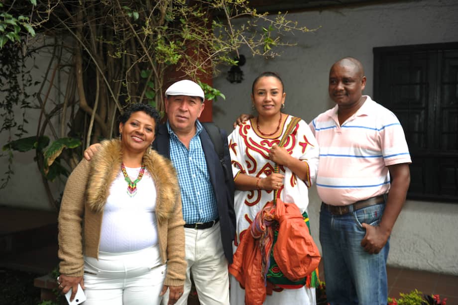 De izquierda a derecha: María Quiñonez (integrante del Proceso de Comunidades Negras en Nariño), Jaime Rodríguez (líder social en Nariño), Ana Fernández (lideresa de los indígenas Wayuu) y Gerardo Bazan (líder social en Guapi). / Gustavo Torrijos