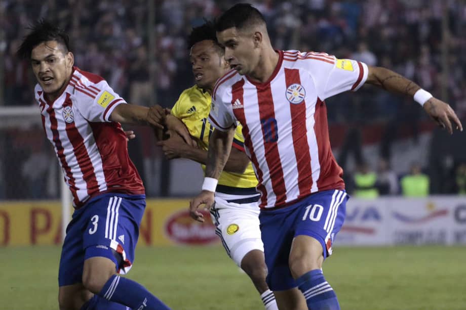 Colombia le ganó 1-0 a Paraguay en su visita a Asunción con un gol en los últimos minutos de Edwin Cardona. / @Albirroja