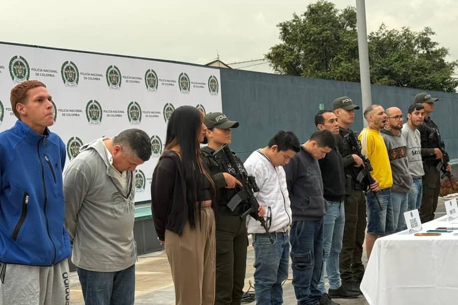 Un juez de la República les dictó medida de aseguramiento a nueve de estos capturados en centro carcelario y a los otros seis les fue otorgada detención domiciliaria.