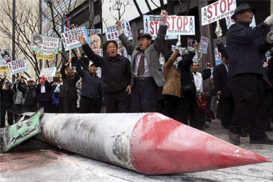 Corea del Norte lanzó dos misiles balísticos: EE.UU.