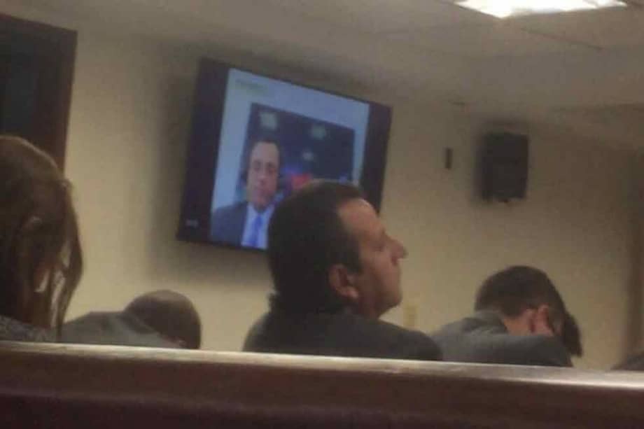 Fiscalía imputa cargos a Edmundo del Castillo y César Mauricio Velásquez por 'chuzadas'