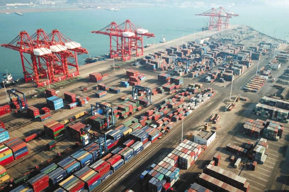 En el acumulado de los cuatro primeros meses del año, el comercio chino aumentó un 28,5 % interanual, según la institución. / AFP / STR