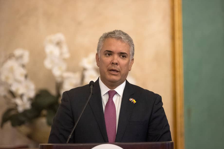 Entre los grupos etarios, las personas de 18 y 24 años fueron los que peor calificaron al presidente Duque.