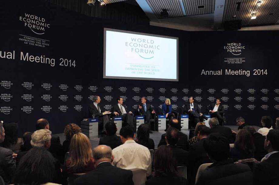 Diego Molano, (circulo) ministro de las TIC, fue uno de los 2.500 invitados al foro de Davos entre los que se encuentran también Marissa Mayer, presidenta de Yahoo!, o Randall Stephenson, CEO de AT&T (imagen central). / Fotos: AFP - Archivo