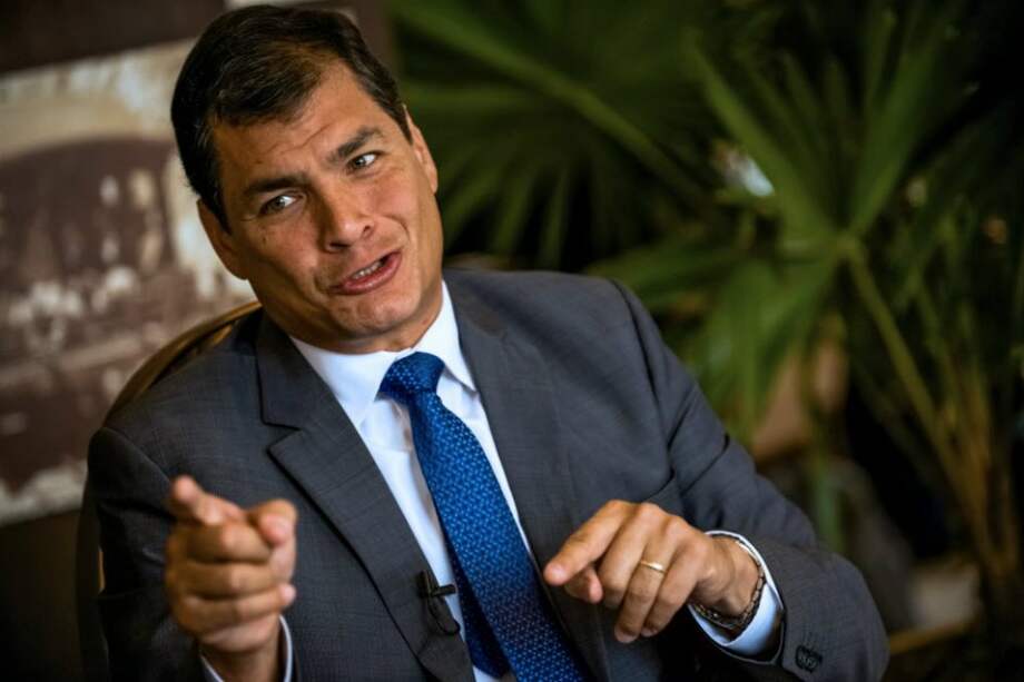 Rafael Correa anuncia revisión al plan de subsidios en Ecuador. / Bloomberg News