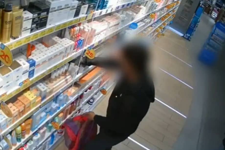 Mediante atraco, los asaltantes hurtaron más de mil productos en una droguería de Suba.