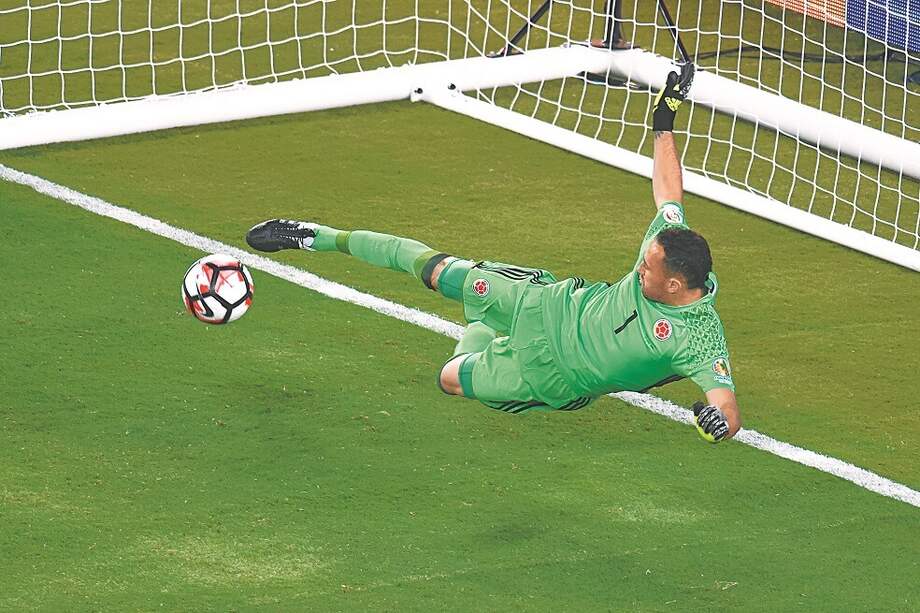 Tiro desde el punto penal detenido por David Ospina frente a Perú, en los cuartos de final de la Copa América Centenario 2016 en Estados Unidos / Archivo (DON EMMERT-AFP)