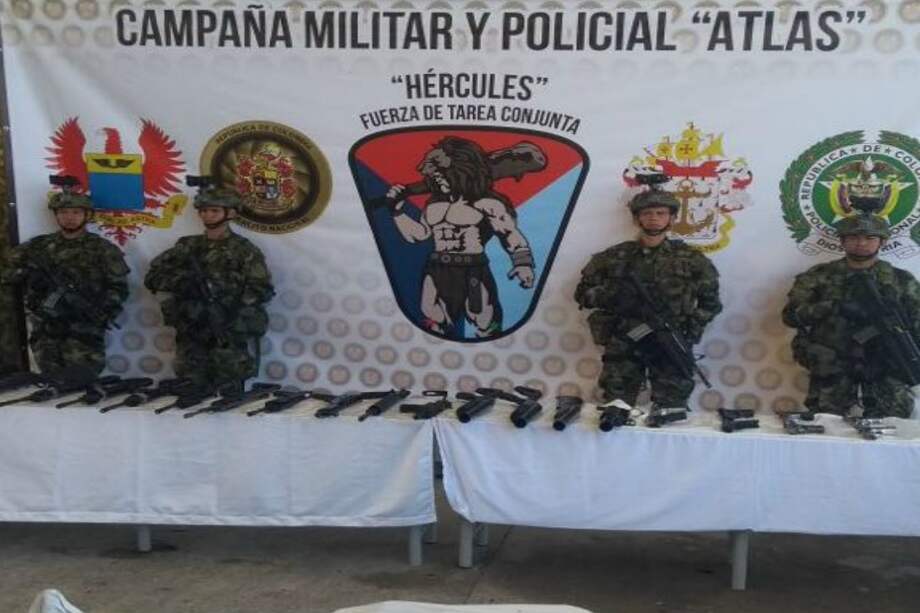 Las autoridades atribuyen el atentado a las dos torres de energía en Tumaco, Nariño y el secuestro de los periodistas ecuatorianos a esta disidencia. / Cortesía Ejército Nacional.