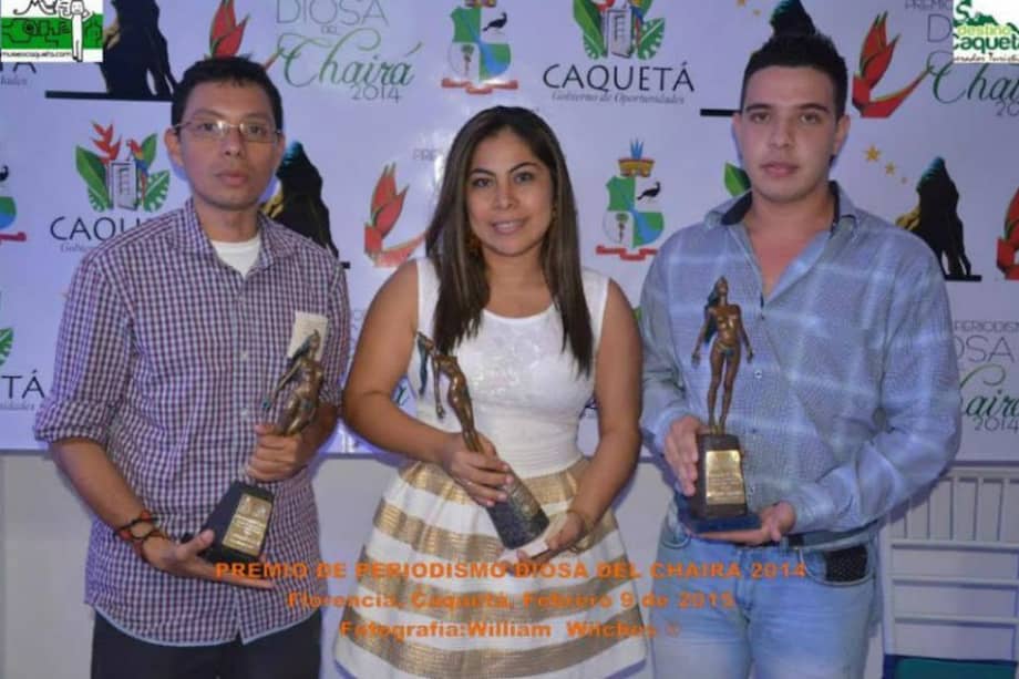 Periodistas premiados Leonardo Gualy (reportería gráfica); Uldais Camila Cumaco (Televisión); Alvaro Andrés Castaño, en representación de Alvaro Castaño (Prensa).