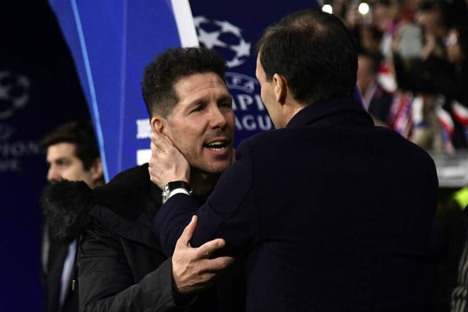 Simeone (dere.) y Allegri. / AFP