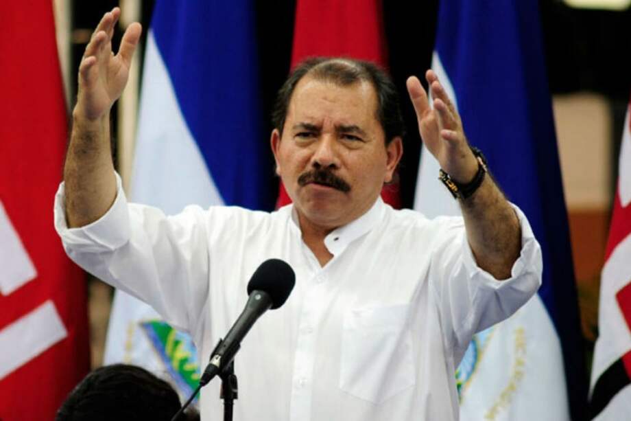 Daniel Ortega reaparece en público y desmiente rumores de muerte