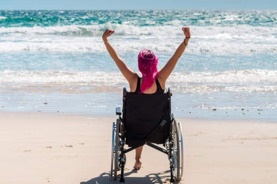 Se pueden postular técnicos, tecnólogos, profesionales universitarios de pregrado, posgrado, maestría y/o doctorado de instituciones nacionales o extranjeras que hayan culminado y obtenido el título de un programa de educación superior reconocido por el Estado de conformidad con la legislación colombiana, explicó el SENA.