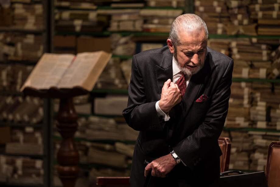 Dentro de la programación virtual del Festival de Teatro y Circo de Bogotá se presentará la obra "Ascuas y azufre" del Teatro Libre, como un homenaje al maestro Jorge Plata, recientemente fallecido.