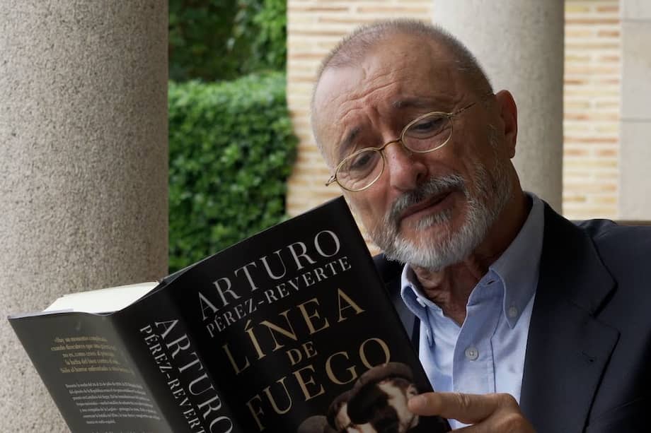Combinando la ficción con datos históricos y testimonios personales, el prestigioso escritor español Arturo Pérez-Reverte sitúa al lector, entre quienes, voluntarios o a la fuerza, lucharon en los frentes de batalla de la Guerra Civil Española, sucedida entre el 17 de julio de 1936 y el 1 de abril de 1939.