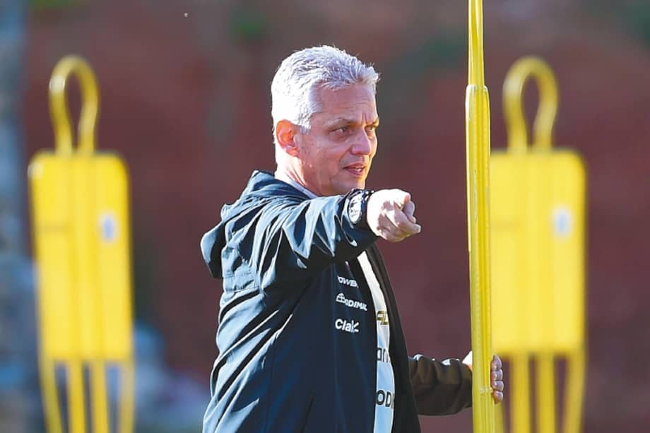 Reinaldo Rueda clasificó y dirigió en Mundiales a Honduras y Ecuador. / AFP